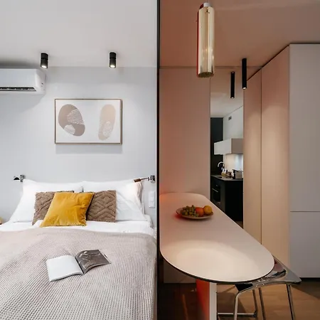 Days - With Balcony And Garage Parking In Smichov * Praha