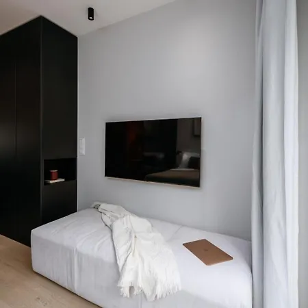 Days - With Balcony And Garage Parking In Smichov *