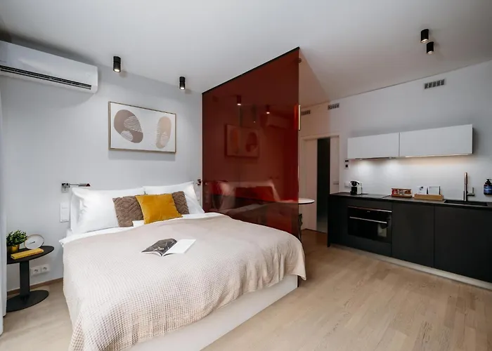 Days - With Balcony And Garage Parking In Smichov *